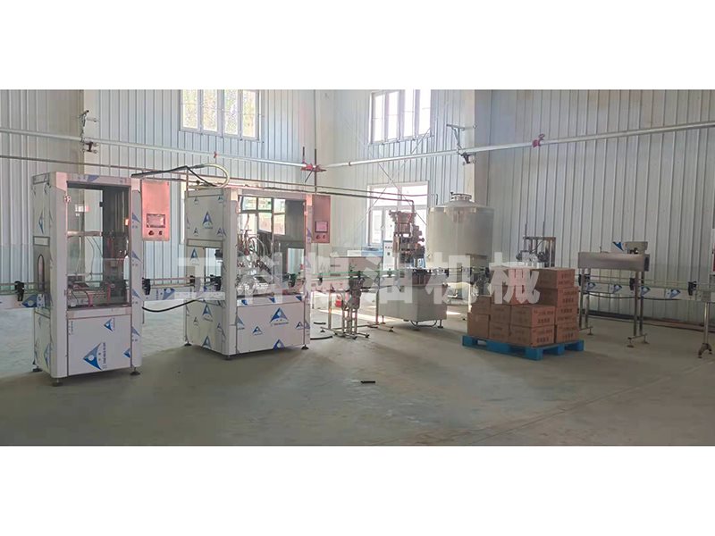 核桃油灌裝設(shè)備安裝現(xiàn)場